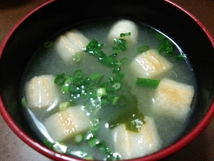 麩とワカメのお味噌汁