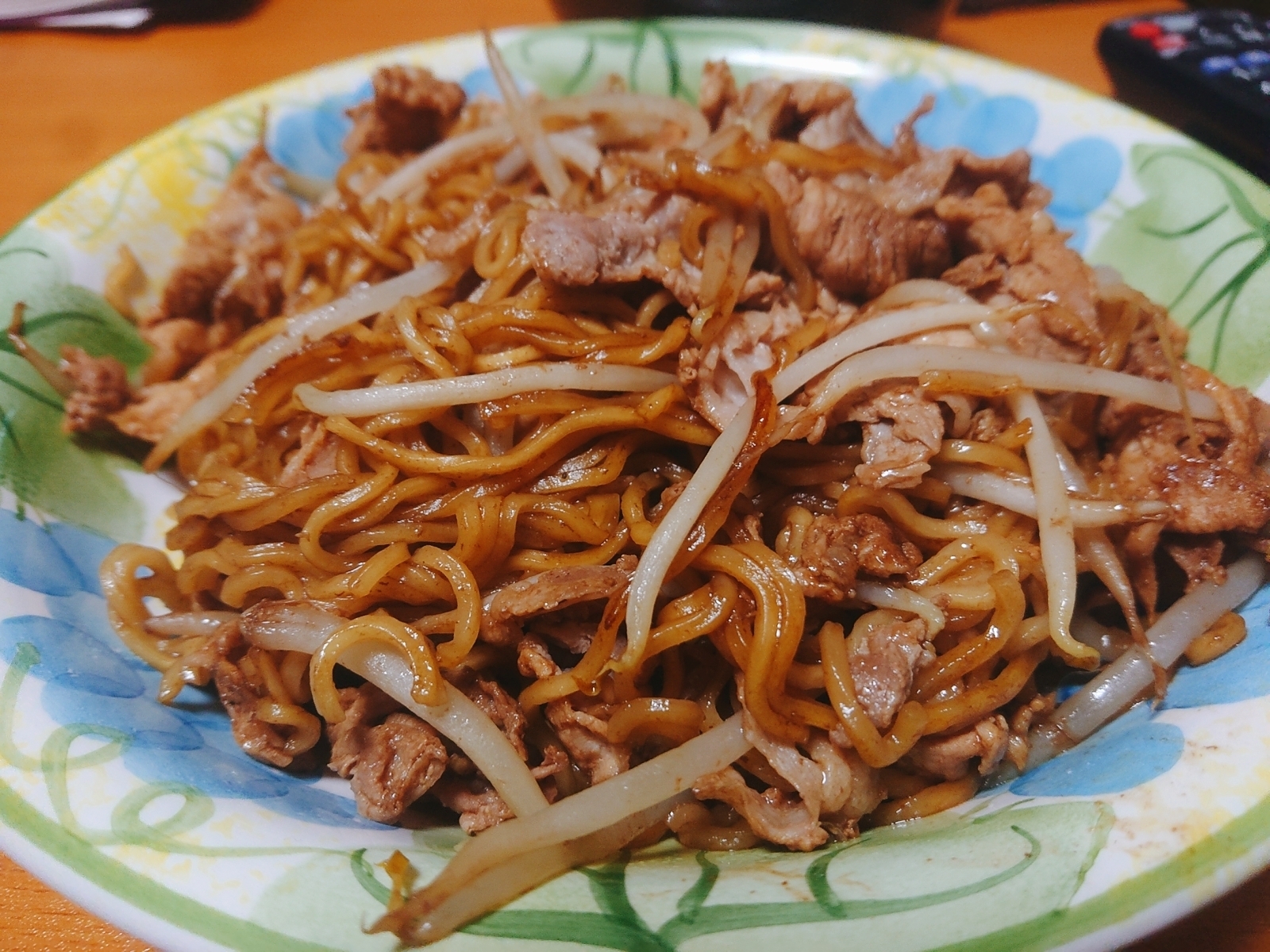 簡単お昼ごはんの定番！焼きそば！