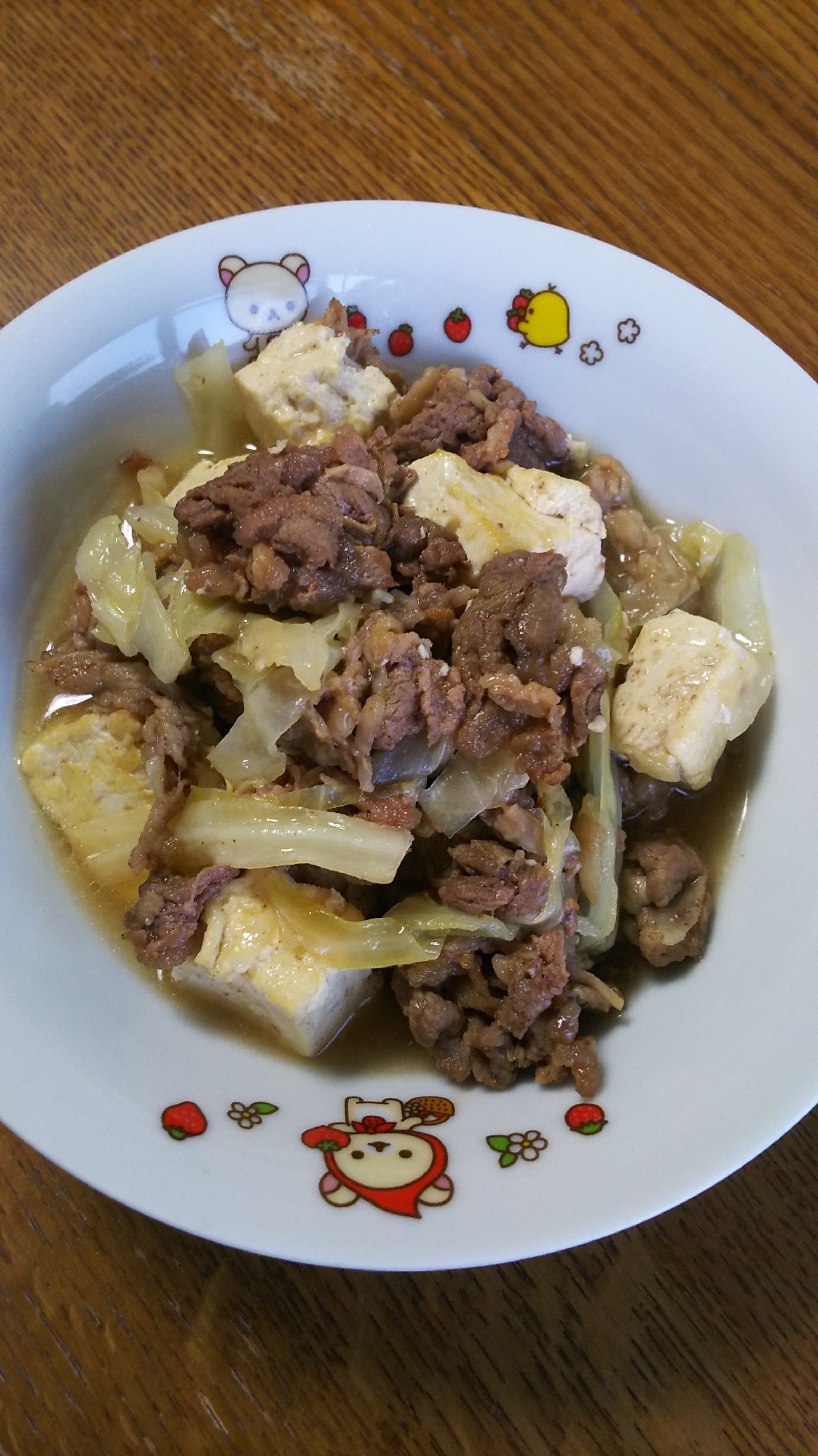 キャベツ入りの肉豆腐