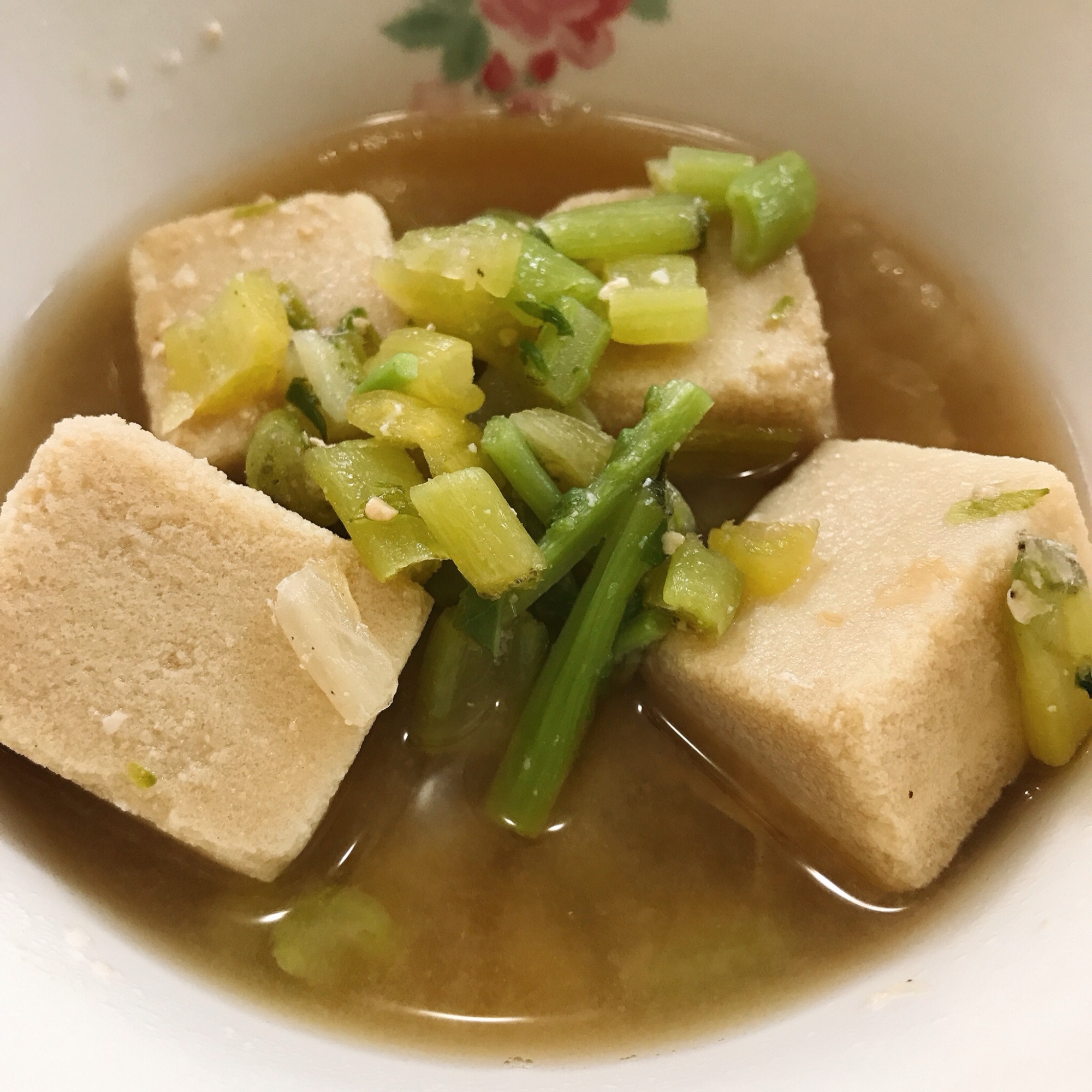 大根の葉っぱと高野豆腐のお味噌汁
