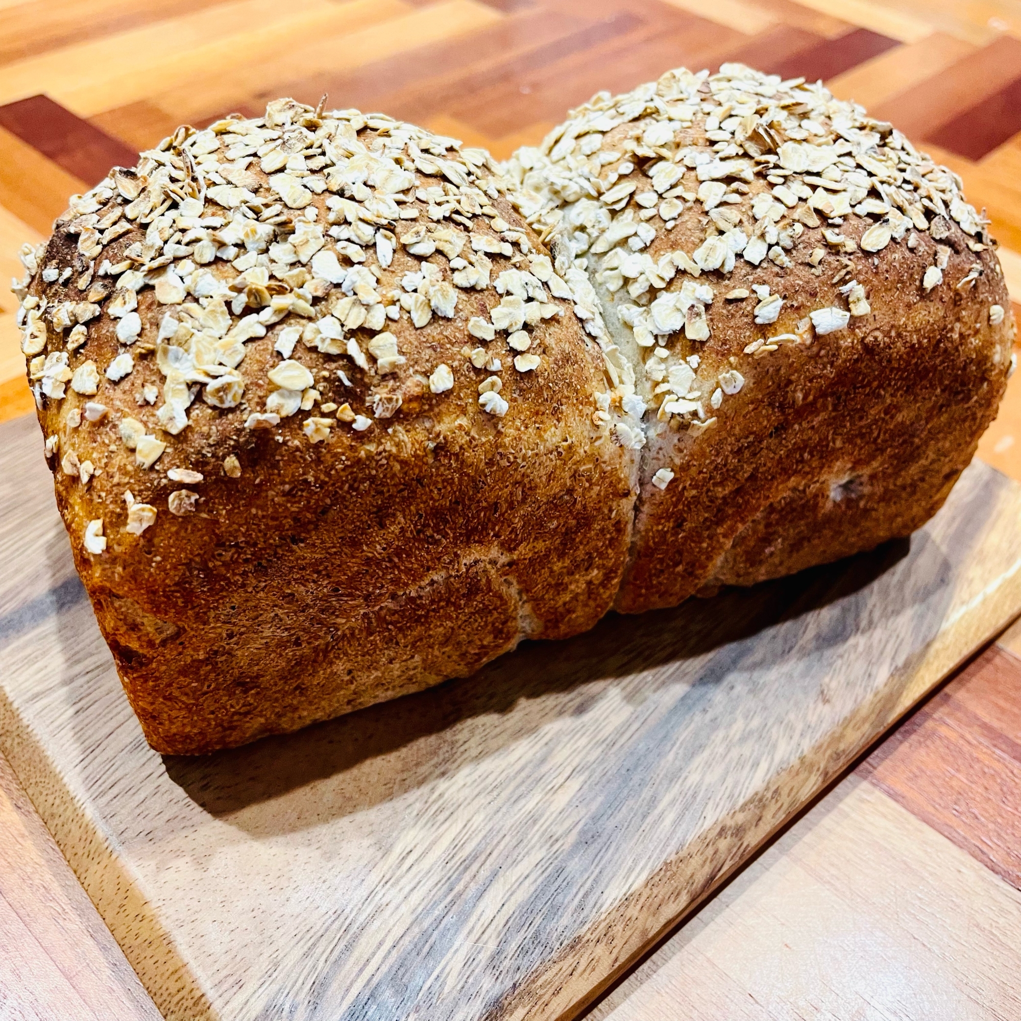 ライ麦とオートミールの雑穀食パン