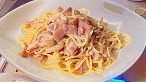 牛乳でベーコンクリームパスタ