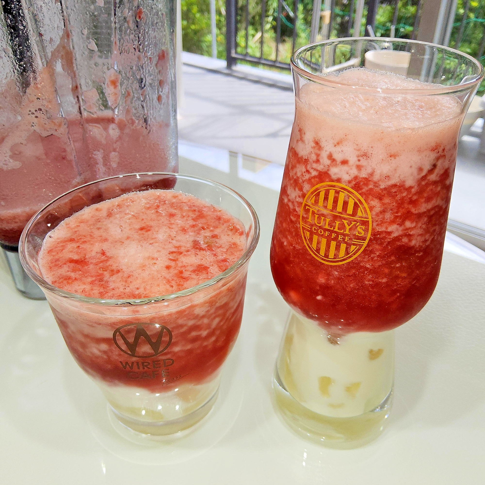 ２層仕立てのアロエヨーグルト＆すいかの皮スムージー