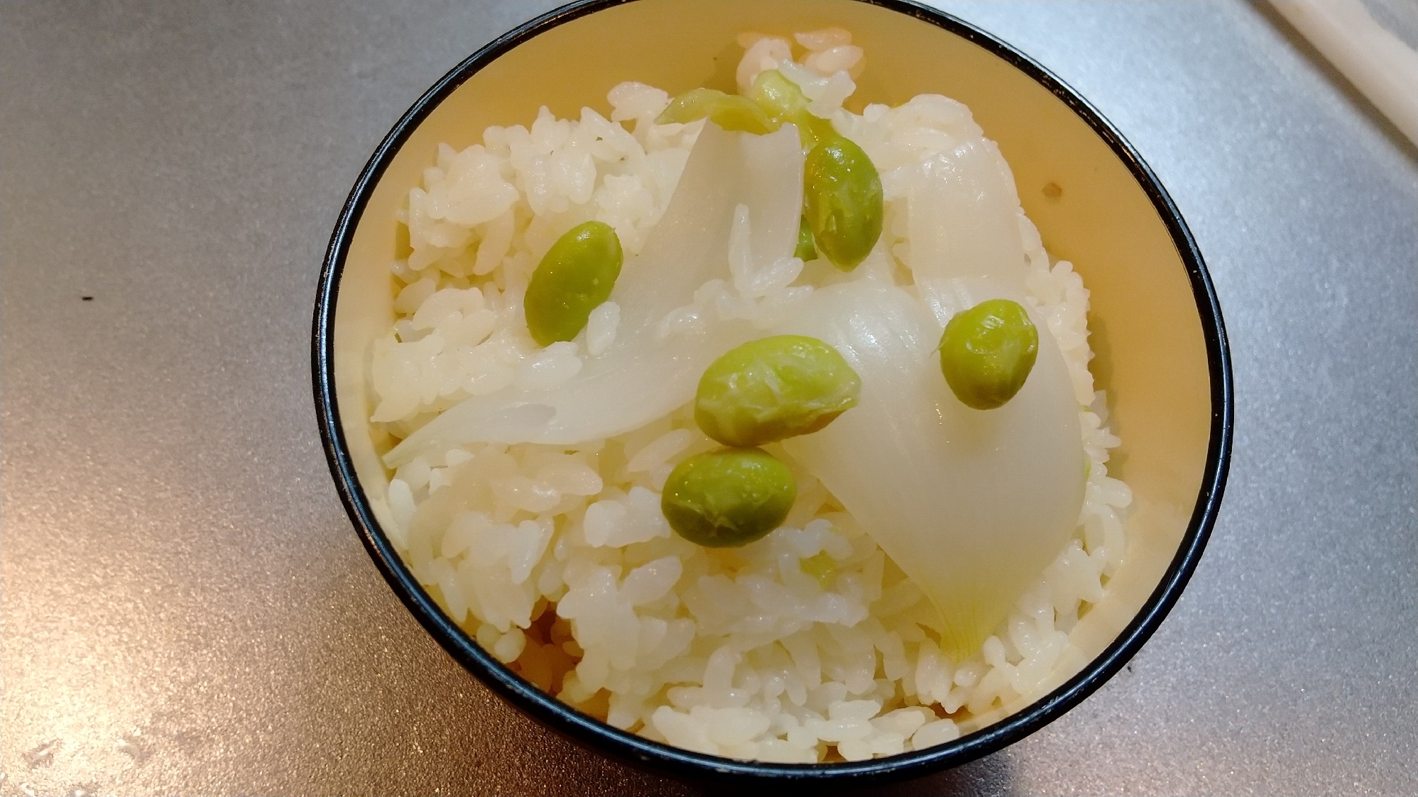 枝豆と新玉ねぎの炊き込みご飯