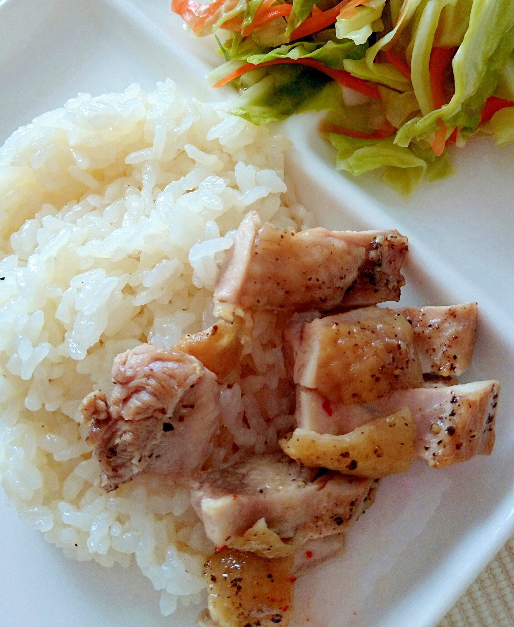 大抵のおうちにある食材で"海南鶏飯"♪