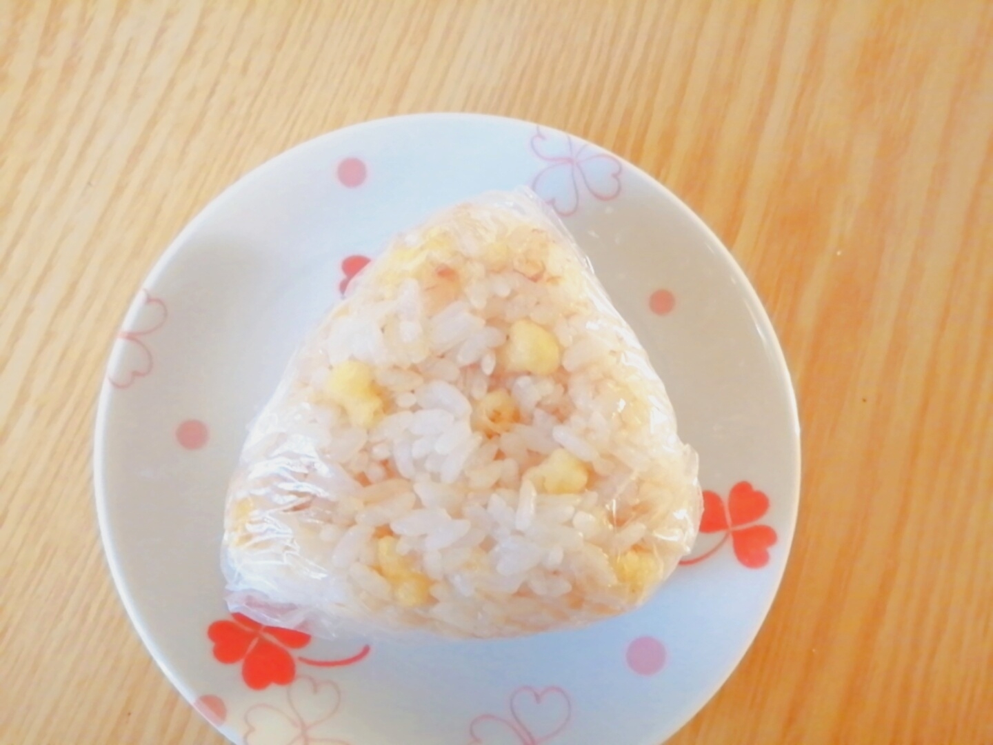 醤油味☆揚げ玉とおかかのおにぎり