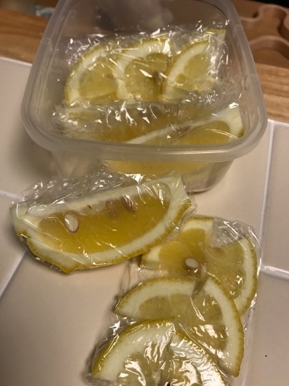 レモンを貰ったので試してみました。
色んな大きさで冷凍してます(๑′ᴗ‵๑)
