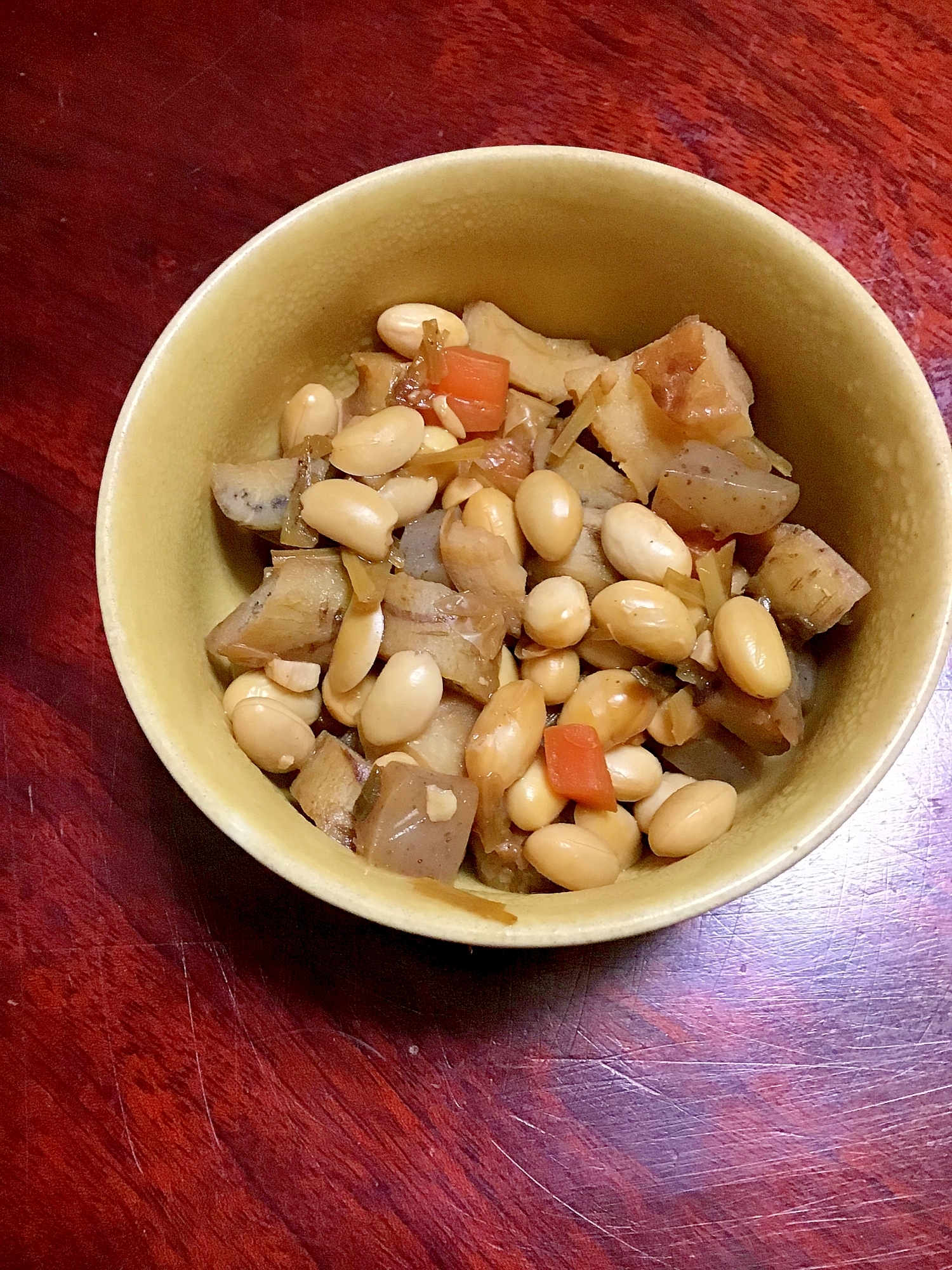 竹輪とゴボウとこんにゃくと大豆の煮もの。
