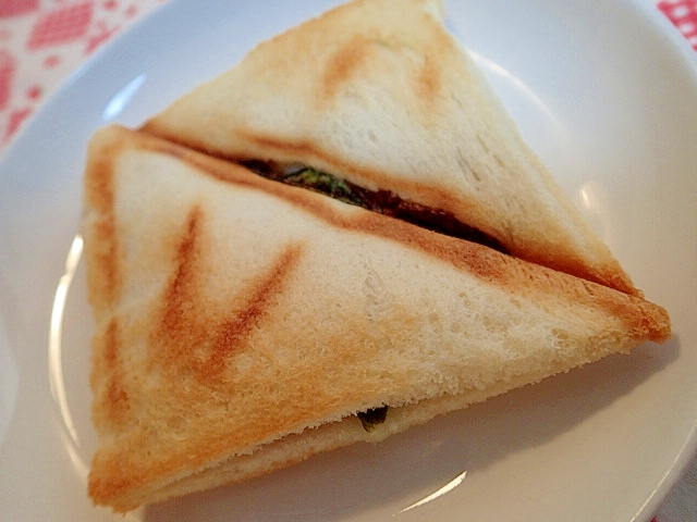 わさび菜と竹輪の塩麹香るホットサンド♬