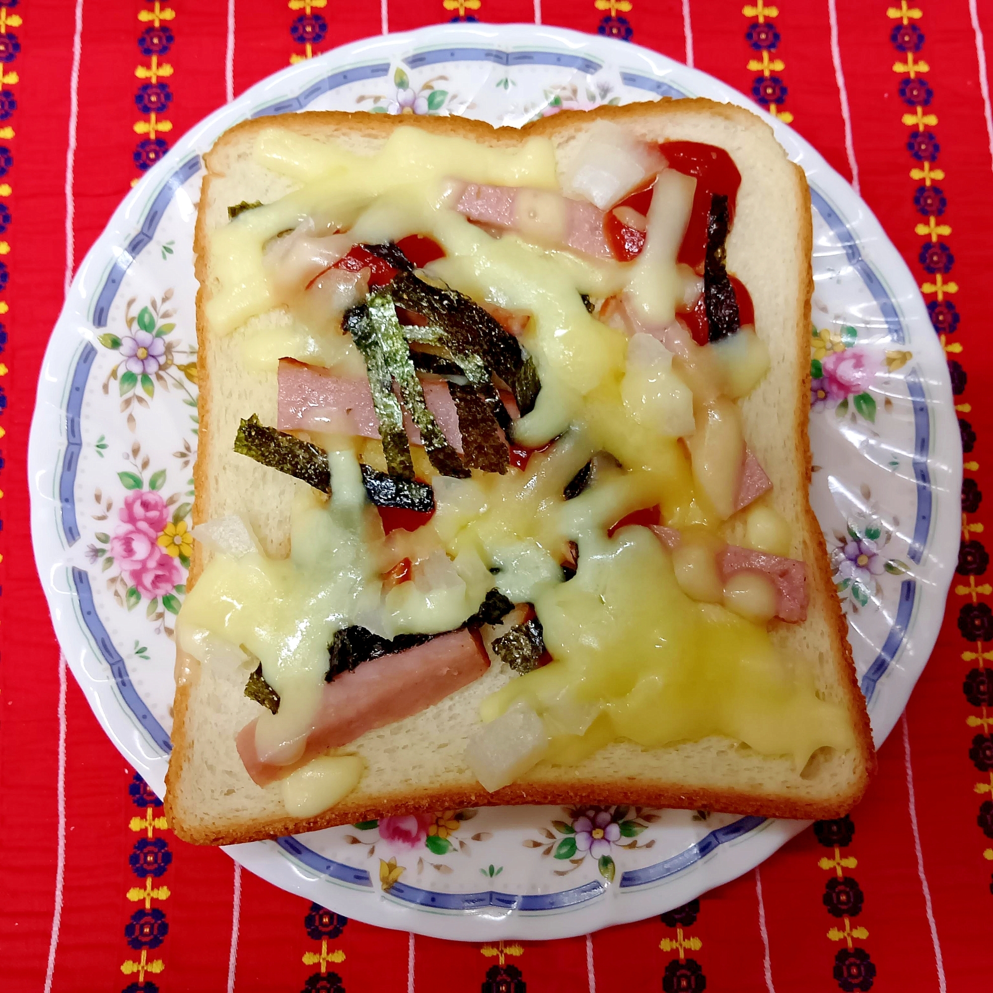 ローストビーフのピザトースト