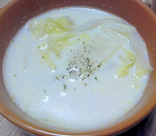 優しい味わい白菜のクリームスープ