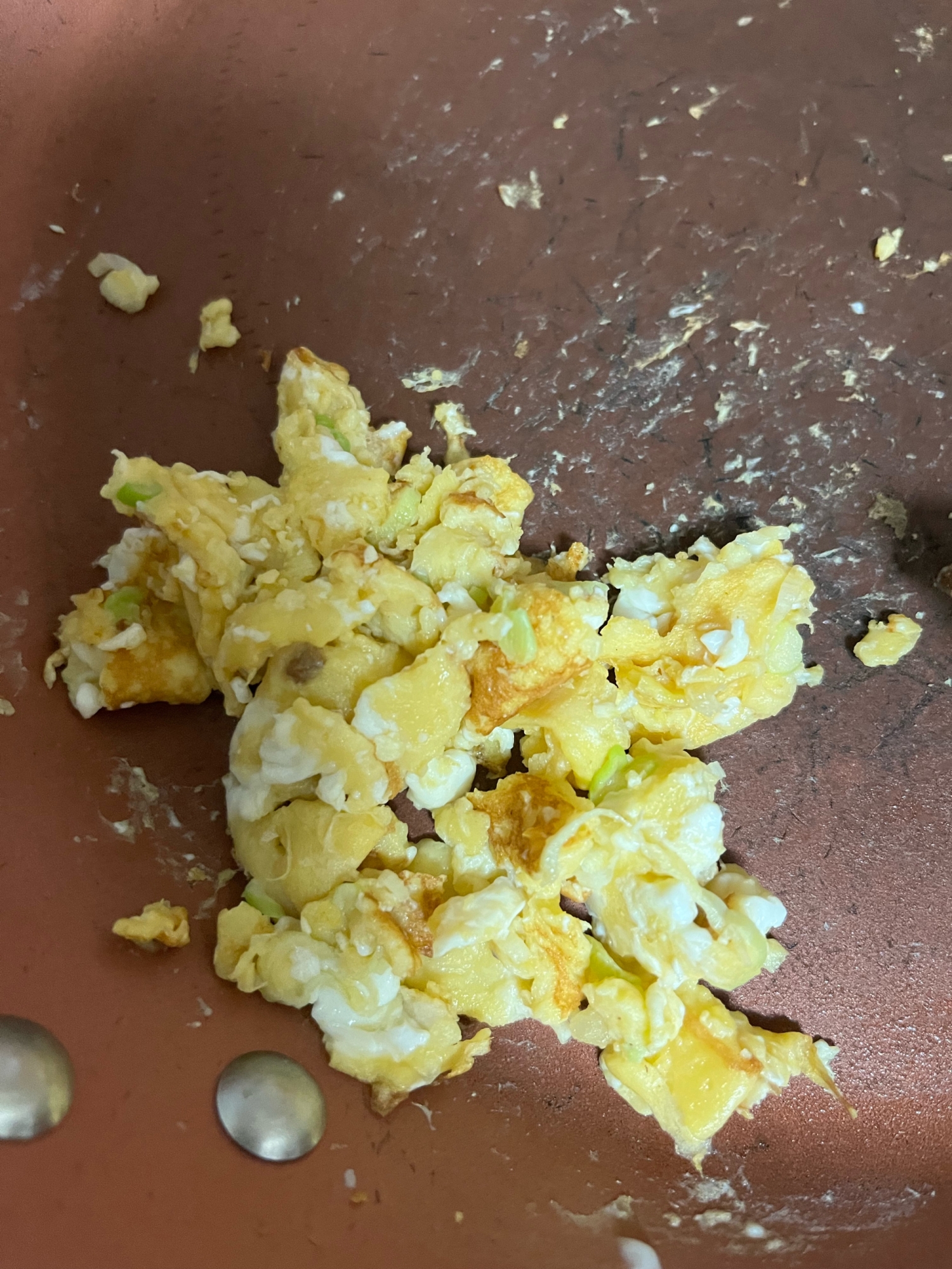 コロッケの残った卵液でネギスクランブルエッグ