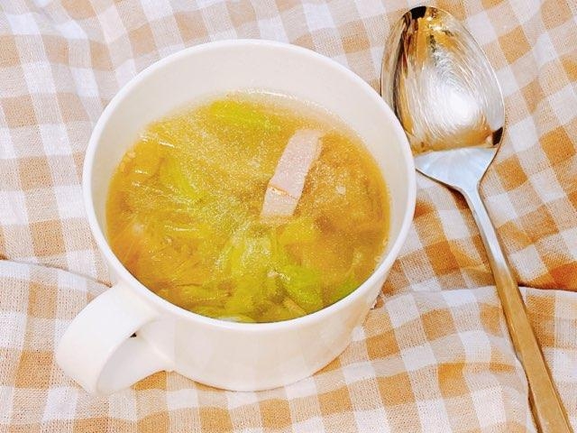 大量消費◎！レタスとお豆の鶏ガラスープ