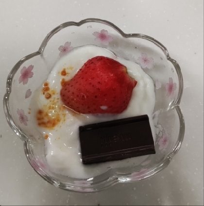 いちごブラックサンダーチョコレート♪ヨーグルト