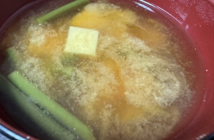 わらびの味噌汁（鰹だし）