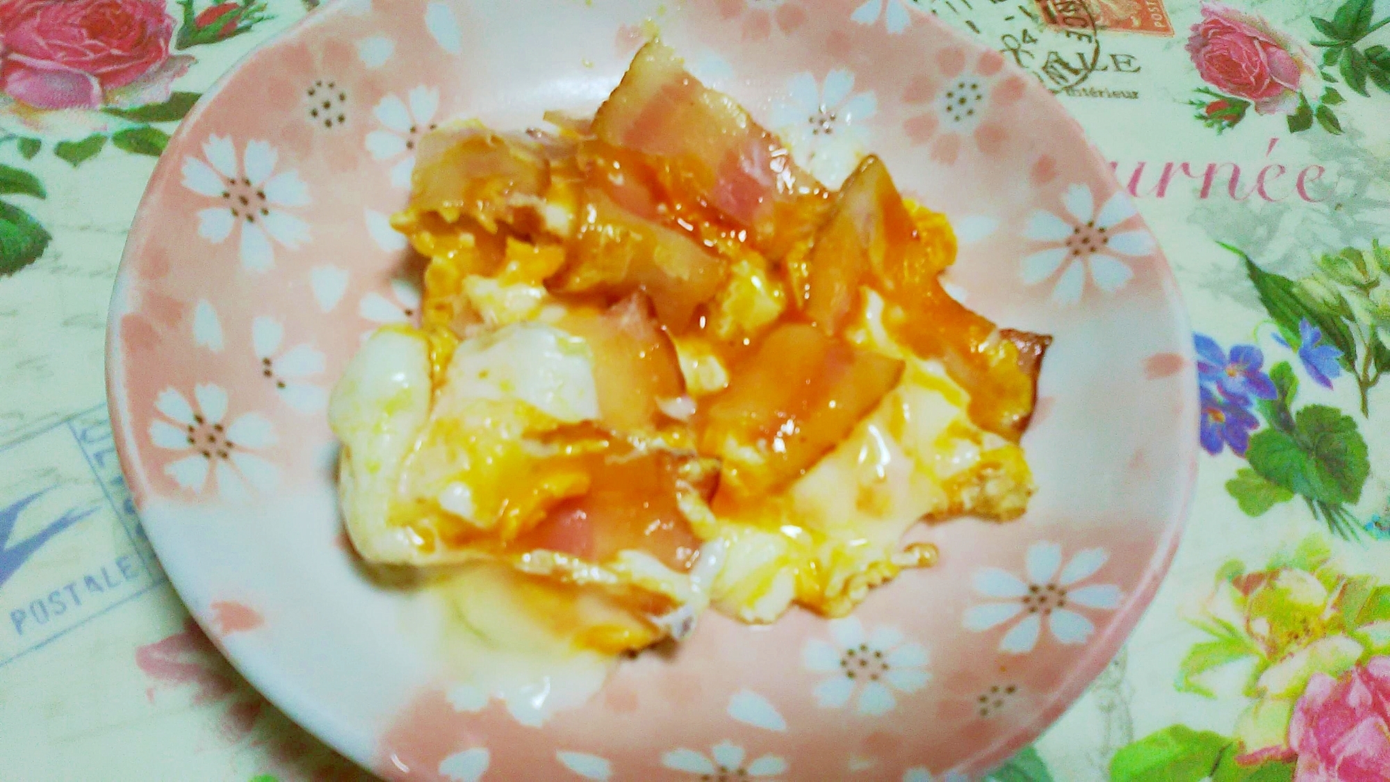 ベーコンと卵の炒め物
