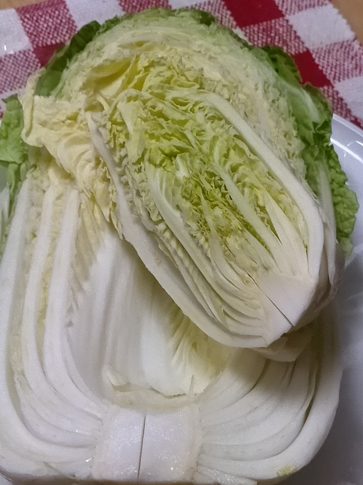 白菜は真ん中から使うと長く鮮度が保てます～♪