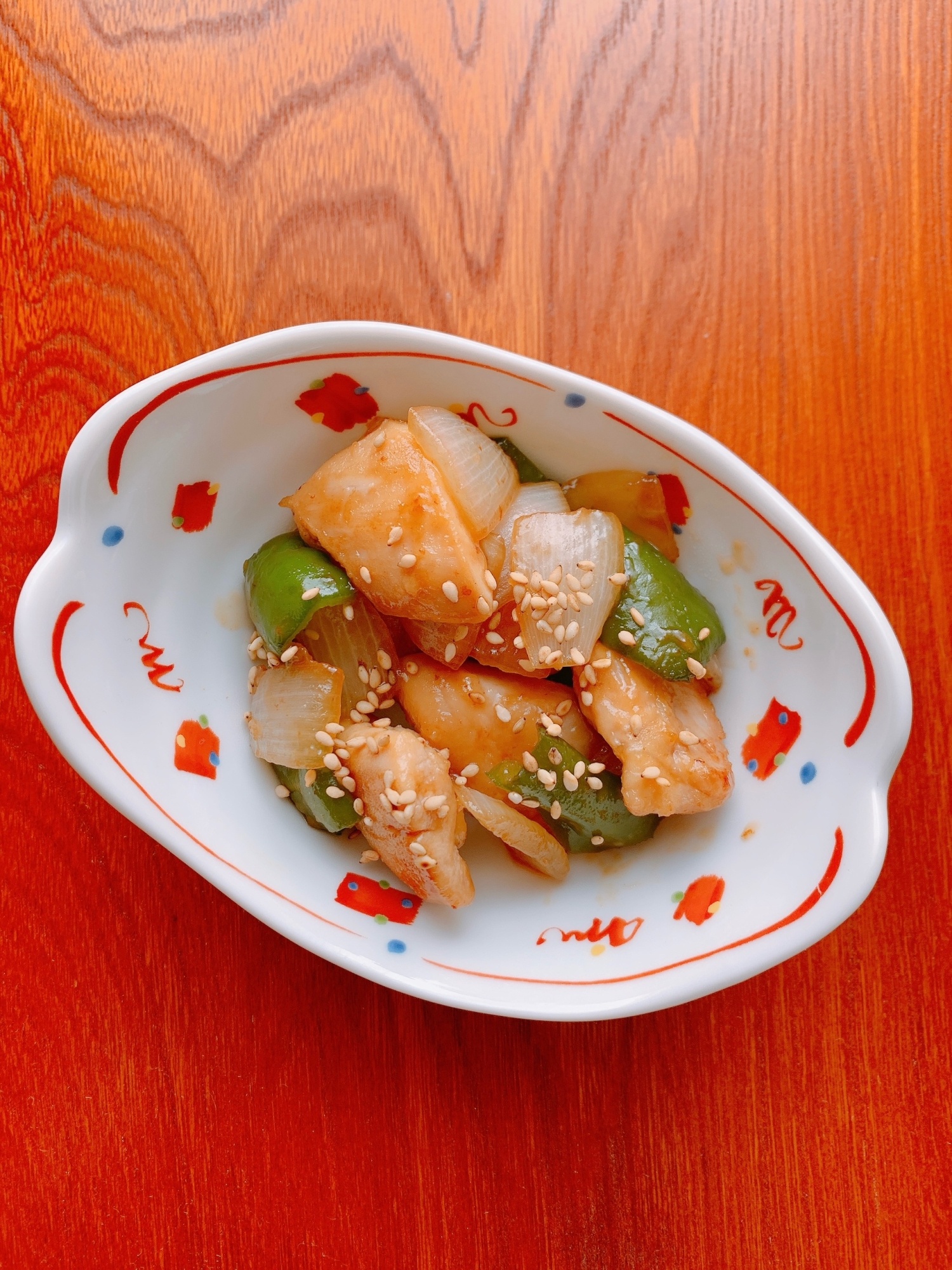 鶏肉と新玉ねぎとピーマンの甘酢炒め