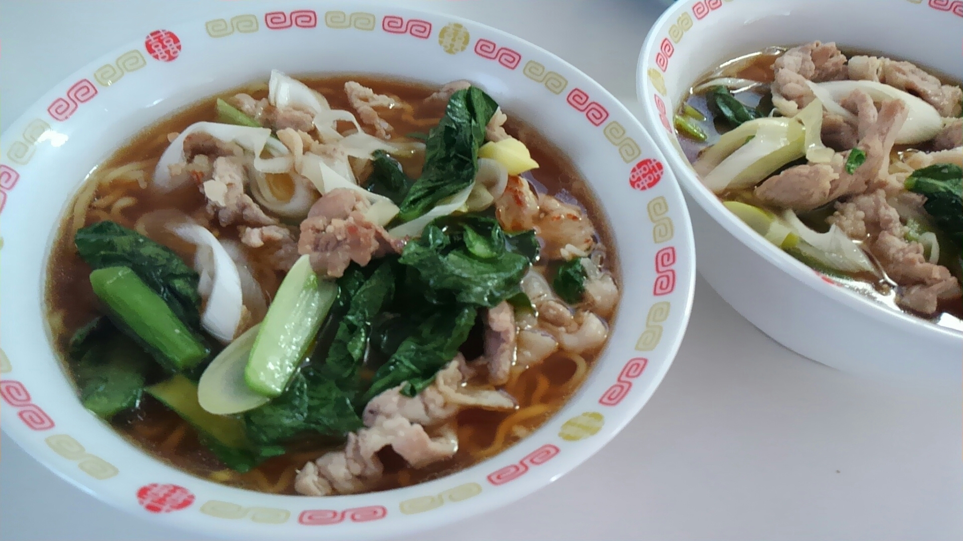 豚肉の塩糀漬けと小松菜と長ネギ炒めの醤油ラーメン☆