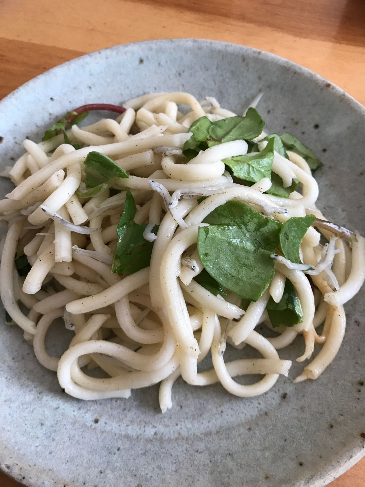 サラダほうれん草とちりめんじゃこの焼うどん