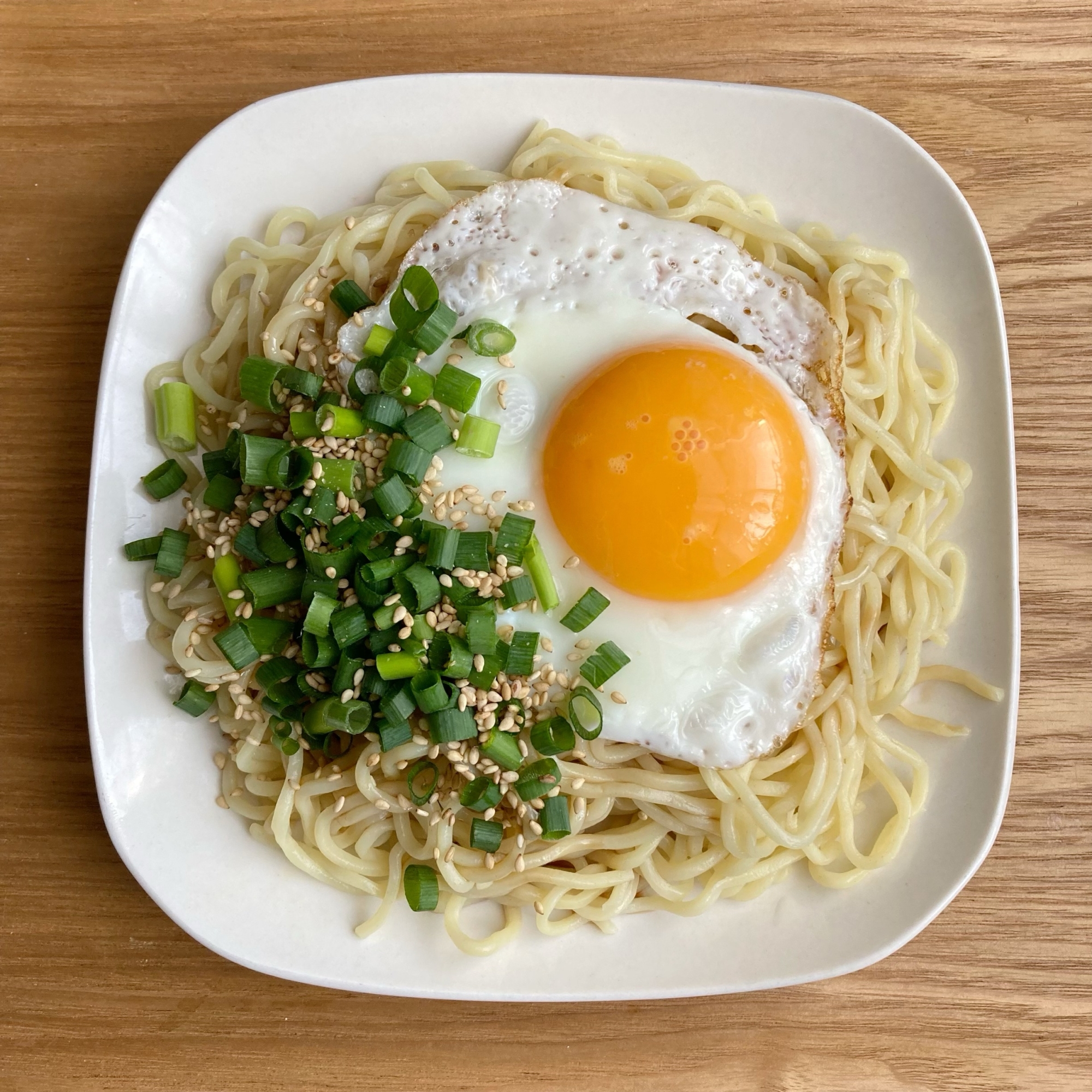 目玉焼きの冷やし中華