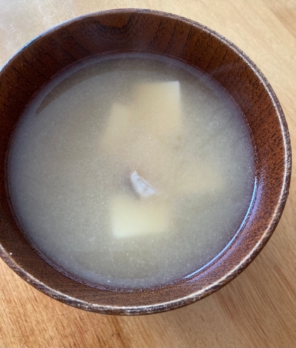 豆腐とエリンギの味噌汁