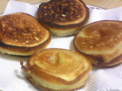リンゴをいただいたのですが、アレンジして食べたいなと思い作らせていだきました。作るのに時間が掛からないのが助かりました。リンゴも柔らかくなって美味しかったです。