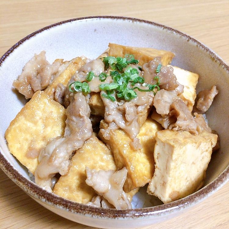 厚揚げと豚肉の甘辛丼★*。