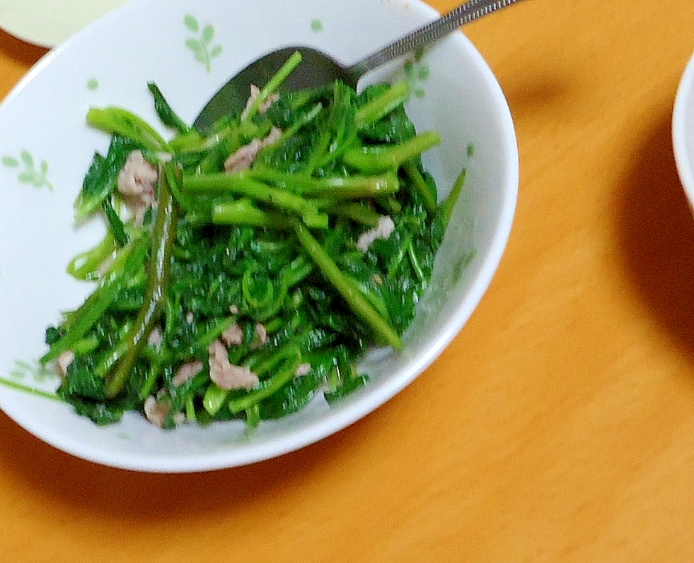 空芯菜と豚肉の塩炒め