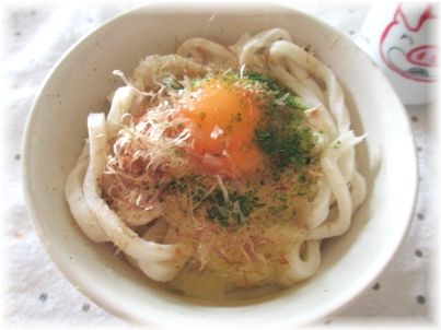 超簡単　シリコンスチーマーでぶっかけ卵うどん