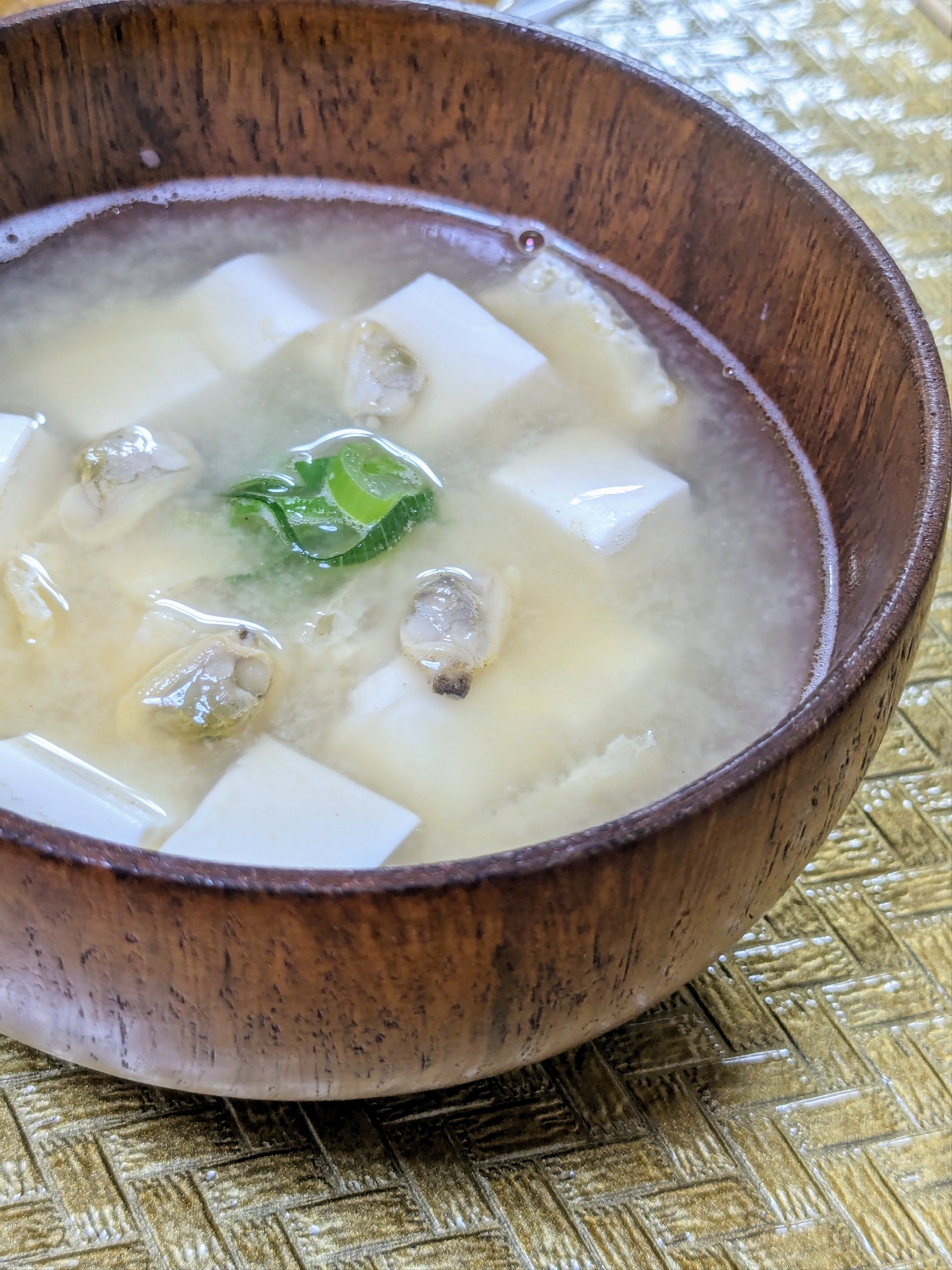 キャンプの朝に〜アサリ缶で栄養とれるお味噌汁〜