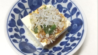 こんにちは♪
この暑さ、冷奴が美味しいですね。
天かすのかりかり食感、癖になりそうです。
美味しかったです。
ごちそうさま(*^^*)