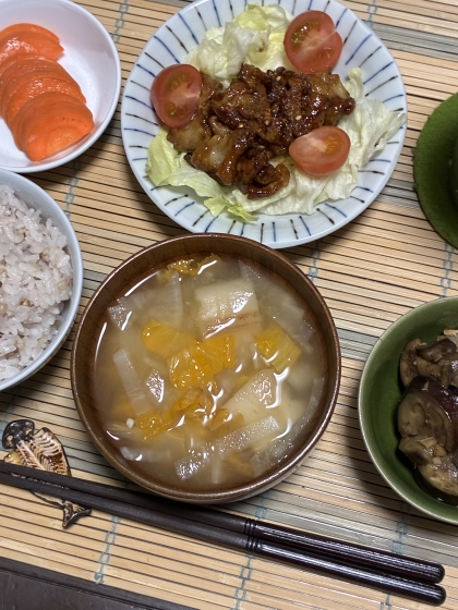 白菜と大根と麩の味噌汁