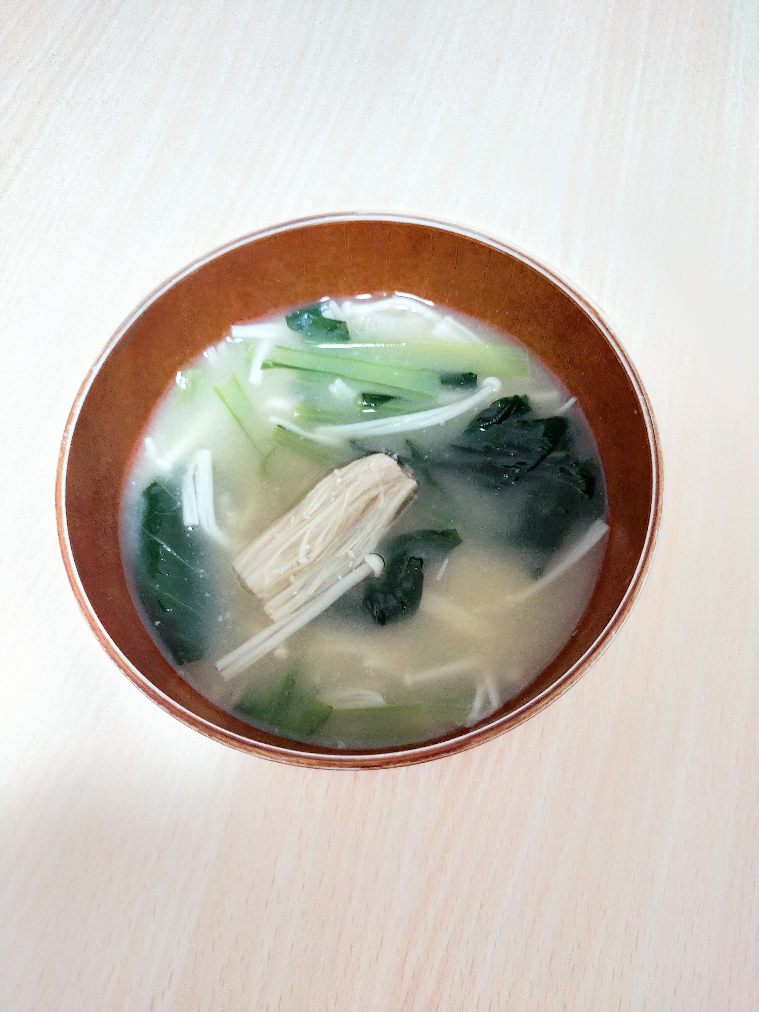 小松菜とえのきとわかめのお味噌汁