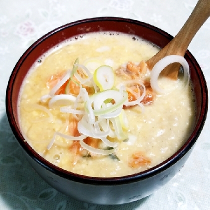 朝食の残りの焼鮭も加えて作りました。簡単で美味しかったです☆*ﾟ