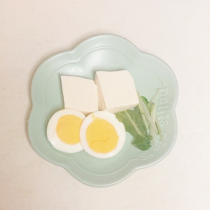 豆腐と卵のサラダ