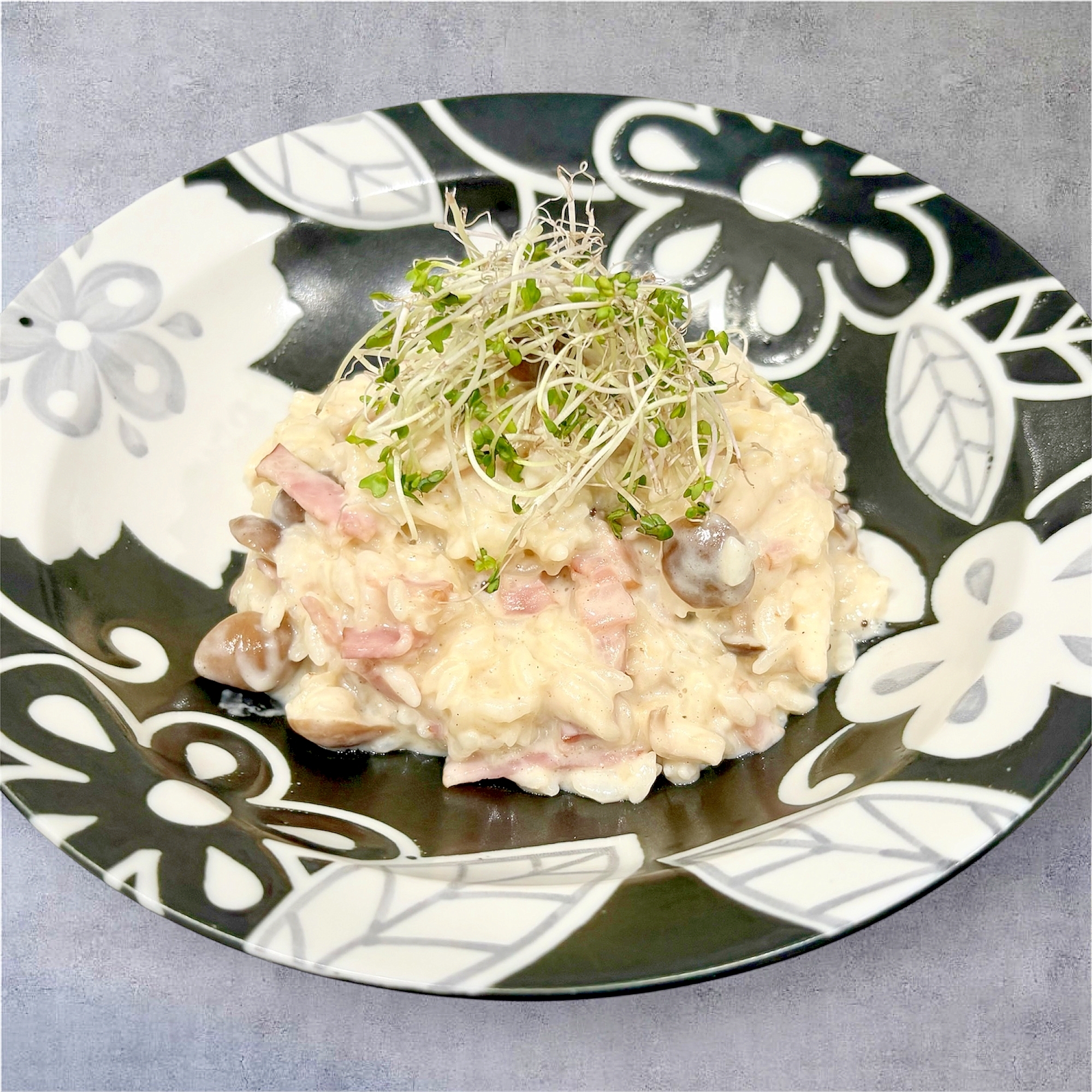ベーコンとしめじのクリームチーズリゾット