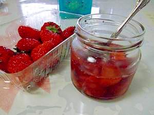 子供と作ろう♪はちみつのいちごソース