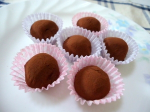 簡単ヘルシー☆牛乳deなめらかトリュフ?生チョコ?