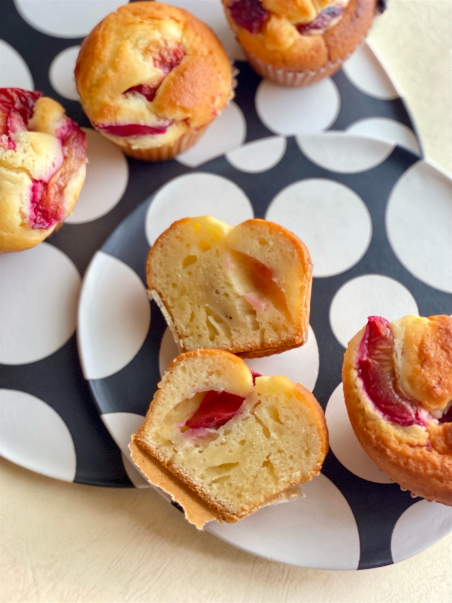 プラムのヨーグルトマフィン