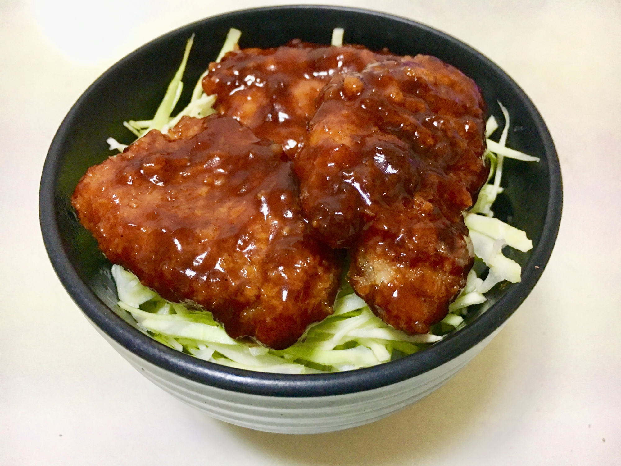 ソースが絡んで白米が進む‼︎‼︎ソースカツ丼