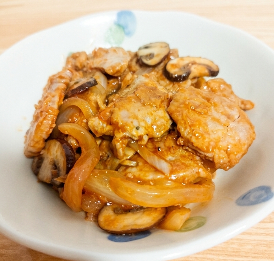 ご飯すすむ【豚ヒレ肉のケチャップオイスター炒め】