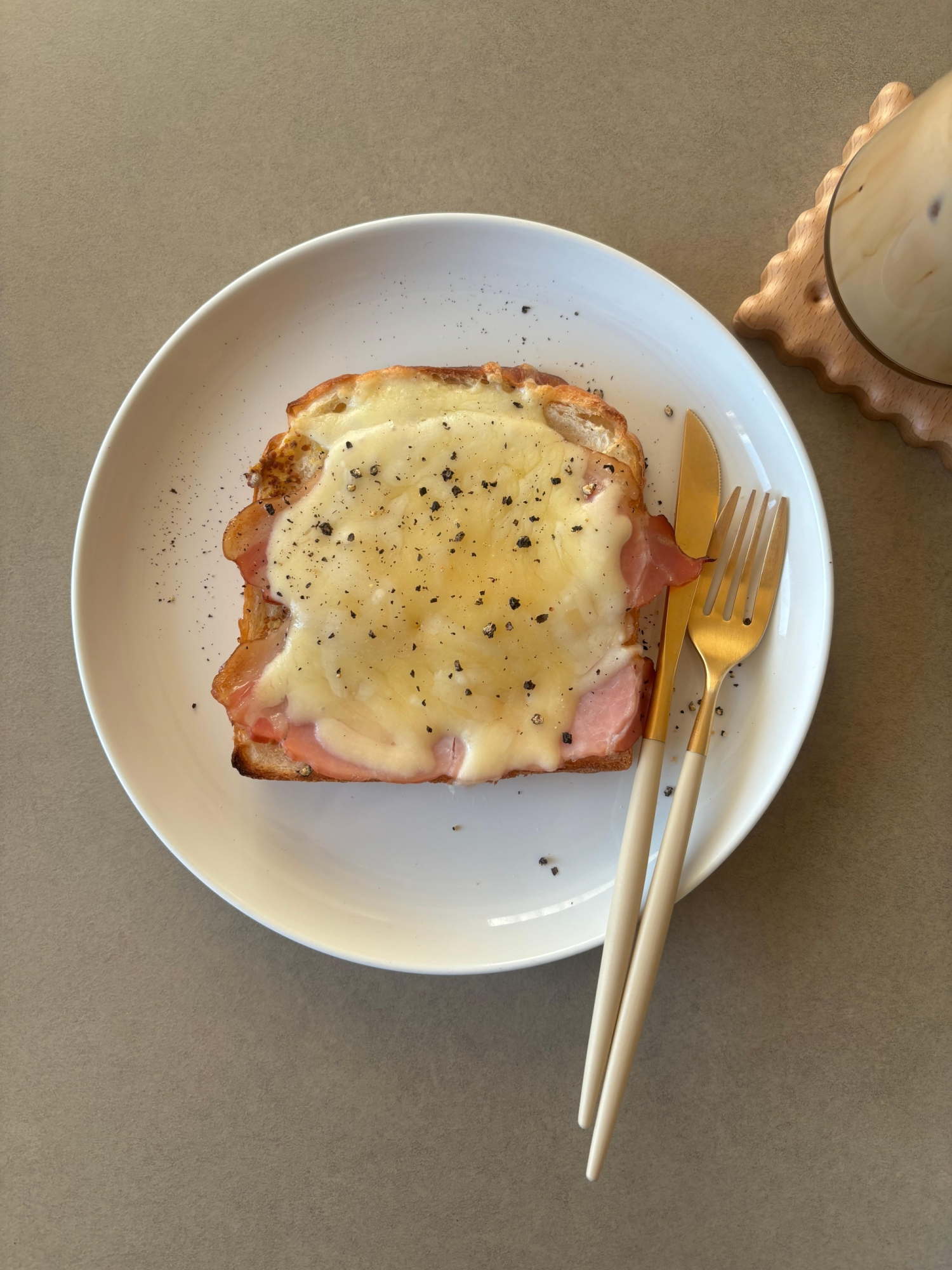 ハムチーズトースト