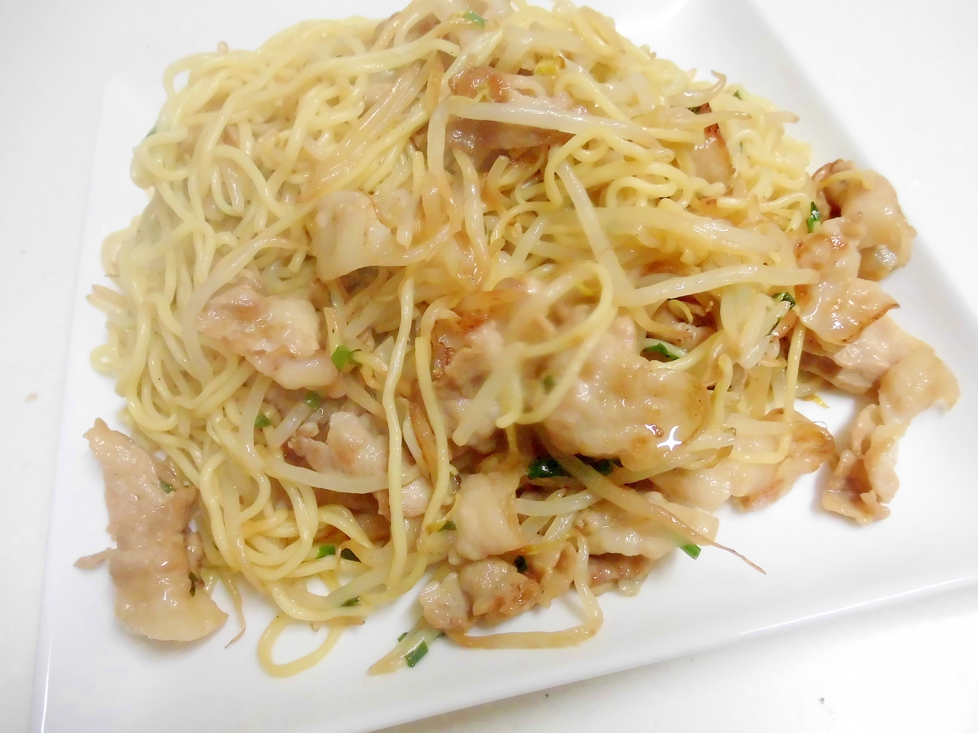 豚バラともやしの塩焼きそば