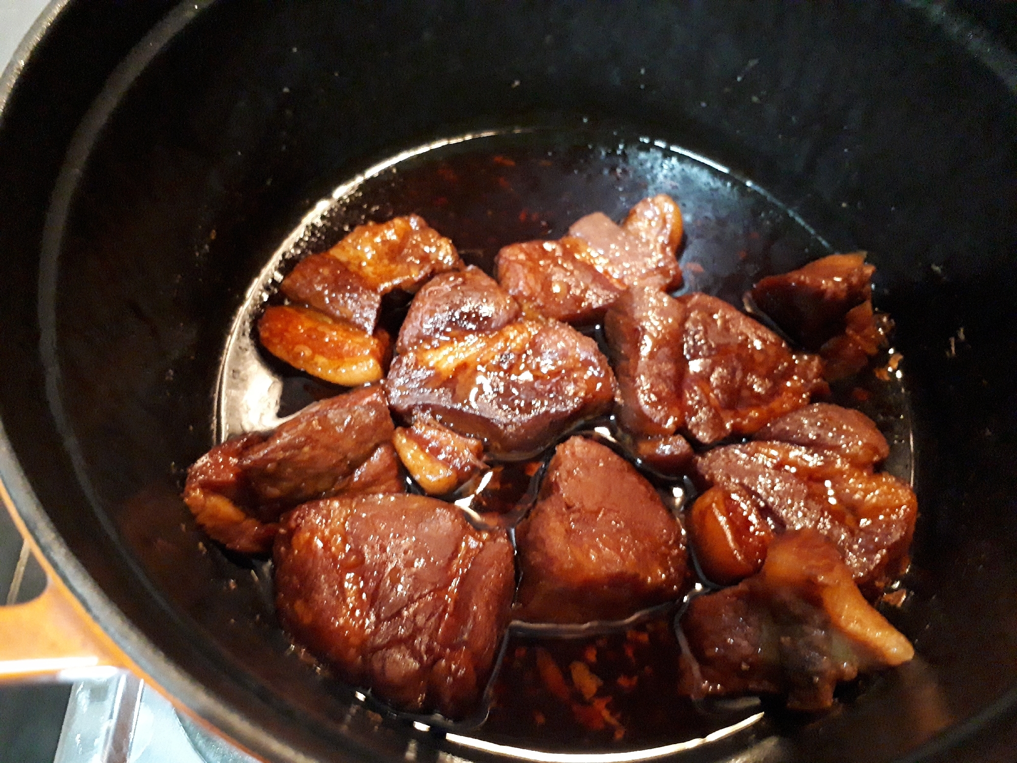 STAUBで簡単★とろっとろ~豚角煮