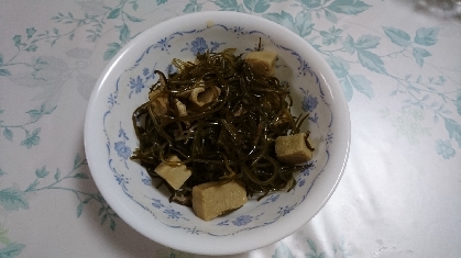 高野豆腐と刻み昆布の煮物