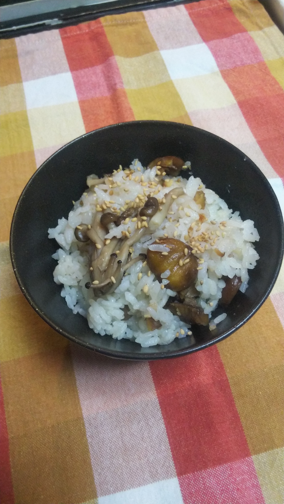 100均甘栗で 栗としめじの炊き込みご飯 レシピ 作り方 By おこち 楽天レシピ