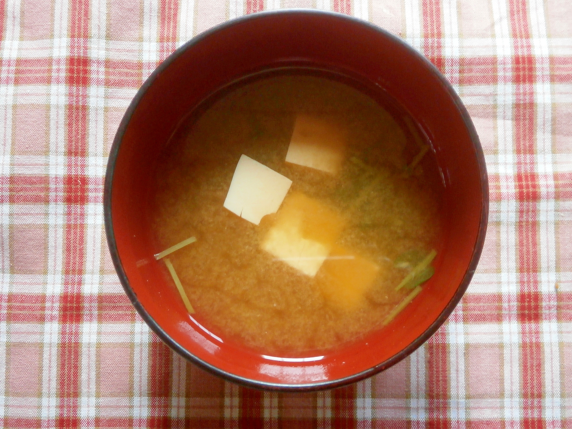 豆腐・とうみょうの味噌汁