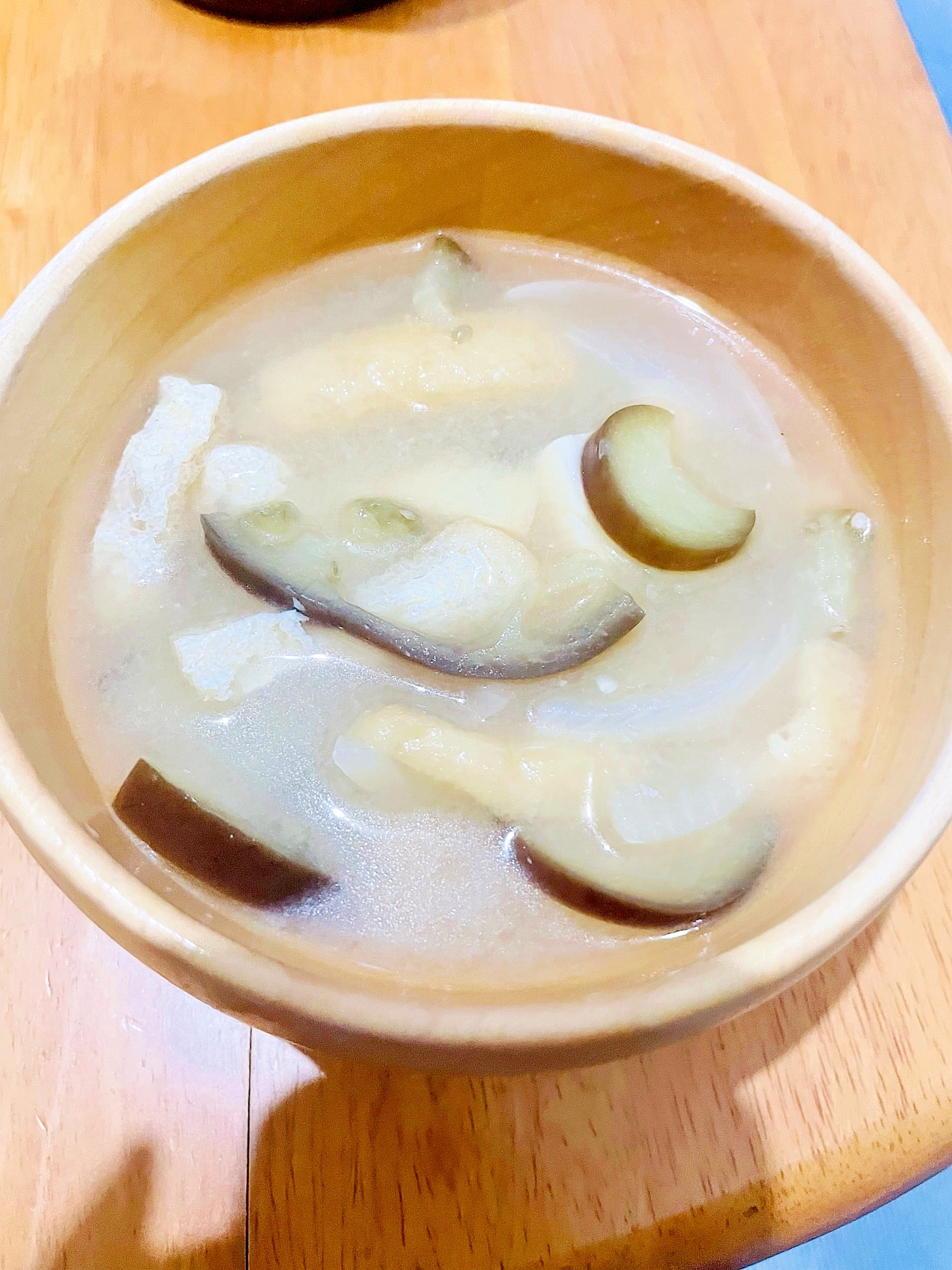 生姜入りの茄子と油揚げの味噌汁