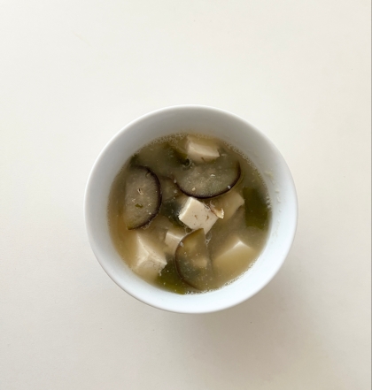 茄子とキャベツの芯でお味噌汁